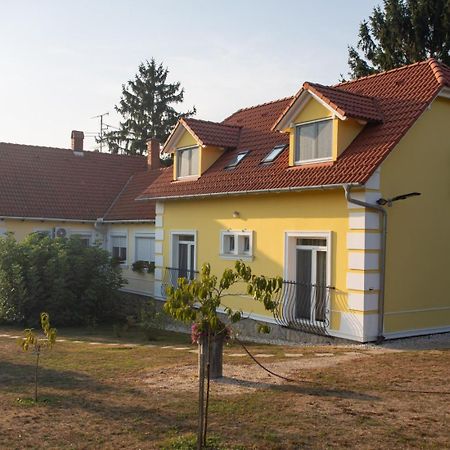 Kondics Apartmanhaz Sárvár 외부 사진